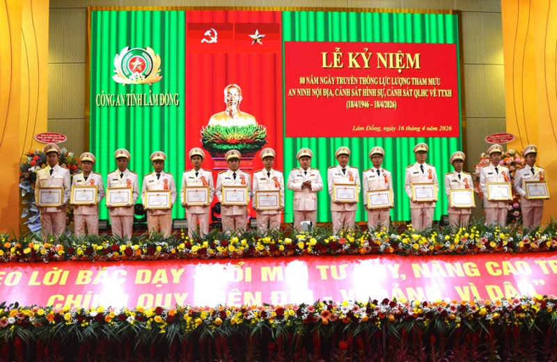 Nhiều tập thể, cá nhân Công an tỉnh Lâm Đồng được khen thưởng vì thành tích xuất sắc -0