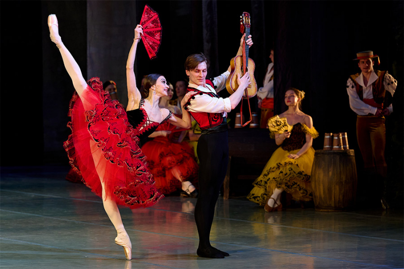 Biểu tượng nghệ thuật hàn lâm Belarus mang tinh hoa thế giới đến Nhà hát Hồ Gươm -0