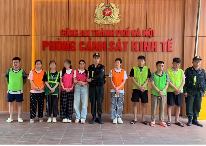 Khởi tố 9 đối tượng thu thập trái phép thông tin về tài khoản ngân hàng -0