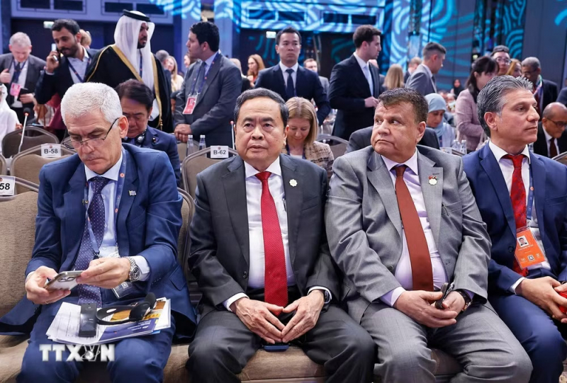 Chủ tịch Quốc hội Trần Thanh Mẫn cùng đoàn Việt Nam dự lễ khai mạc IPU-152 -1