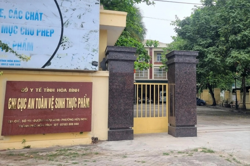 Chi Cục trưởng VSATTP Hoà Bình nhận hối lộ tiền tỷ để “giúp” thẩm định, xét duyệt 340 bộ hồ sơ đăng ký sữa giả -0