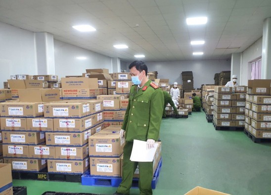 Chi Cục trưởng VSATTP Hoà Bình nhận hối lộ tiền tỷ để “giúp” thẩm định, xét duyệt 340 bộ hồ sơ đăng ký sữa giả -0