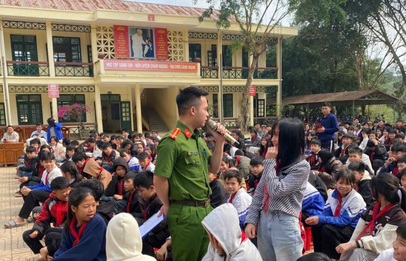 Công an xã Yên Thắng: Đưa chuyển đổi số “chạm” từng bản làng -0