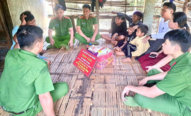 Kỳ cuối: Gần dân để phục vụ tốt nhất - Mệnh lệnh từ con tim -0