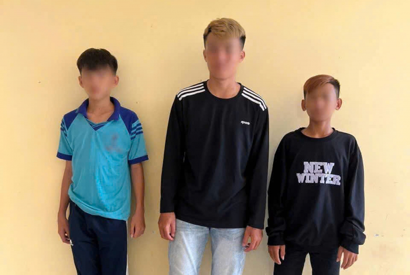 Nhanh chóng làm rõ 3 đối tượng cạy cốp xe của người dân ở điểm check-in tại Mũi Né -0