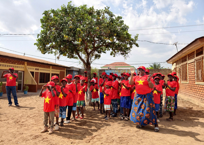 Vietnam’s Ministry of Public Security Delegation Visits Orphans in Central Africa -0