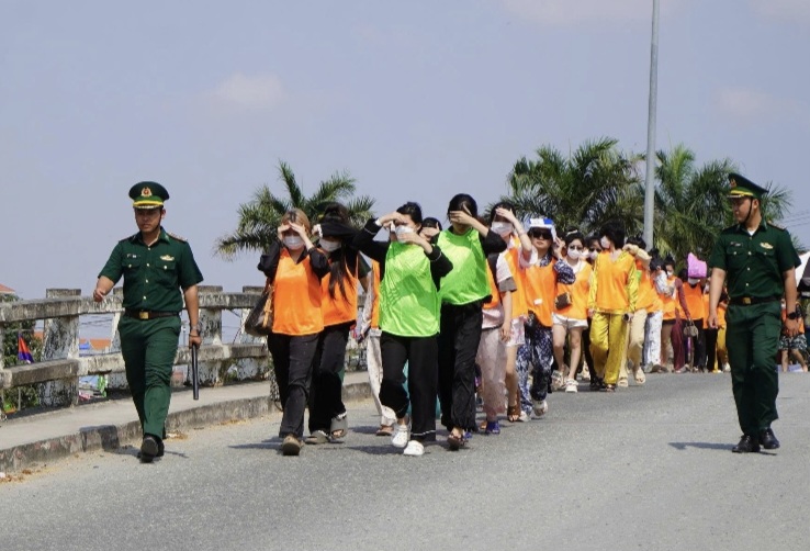 Đồng Tháp: Tiếp nhận 226 công dân từ Vương quốc Campuchia trở về nước -0