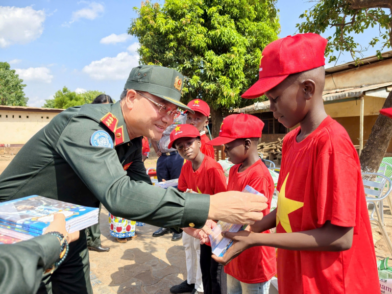 Vietnam’s Ministry of Public Security Delegation Visits Orphans in Central Africa -0