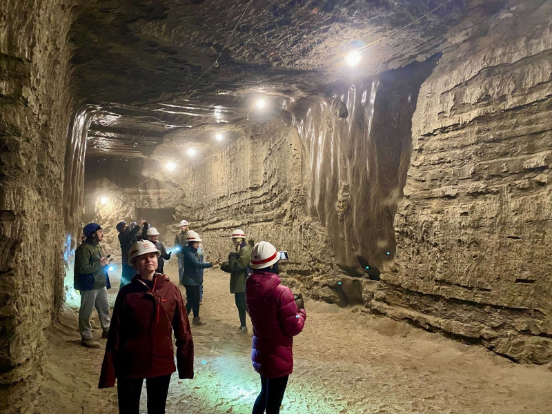 Trái đất “cựa mình”, ai sẽ lên tiếng -0