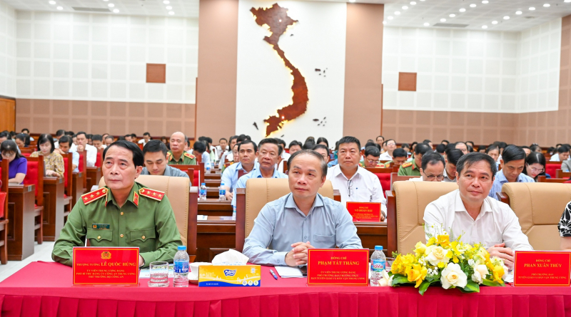 Đảng ủy Công an Trung ương phối hợp tổ chức Hội nghị Báo cáo viên Trung ương tháng 4/2026 -0