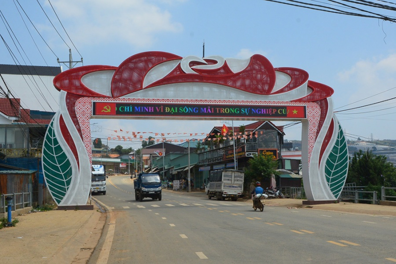 Hành trình lập nghiệp của những người con xa xứ -1