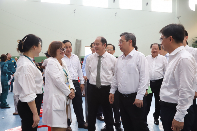 TP Hồ Chí Minh đồng loạt khám sức khỏe, tầm soát bệnh miễn phí cho người dân -2