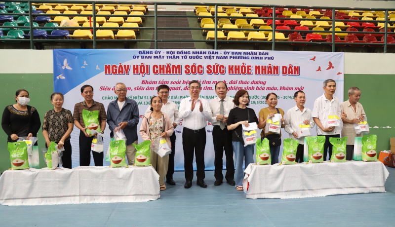 TP Hồ Chí Minh đồng loạt khám sức khỏe, tầm soát bệnh miễn phí cho người dân -5