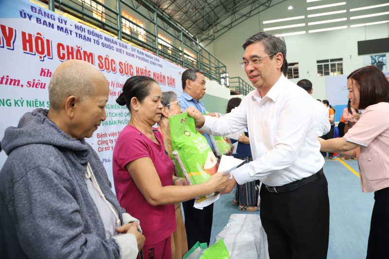 TP Hồ Chí Minh đồng loạt khám sức khỏe, tầm soát bệnh miễn phí cho người dân -6