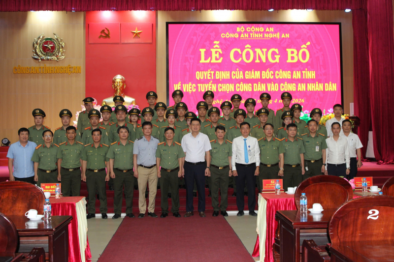 30 cán bộ thuộc Cảng hàng không Quốc tế Vinh được tuyển dụng vào CAND -0