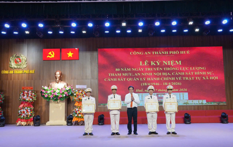 Kỷ niệm 80 năm Ngày truyền thống các lực lượng Công an nhân dân -0