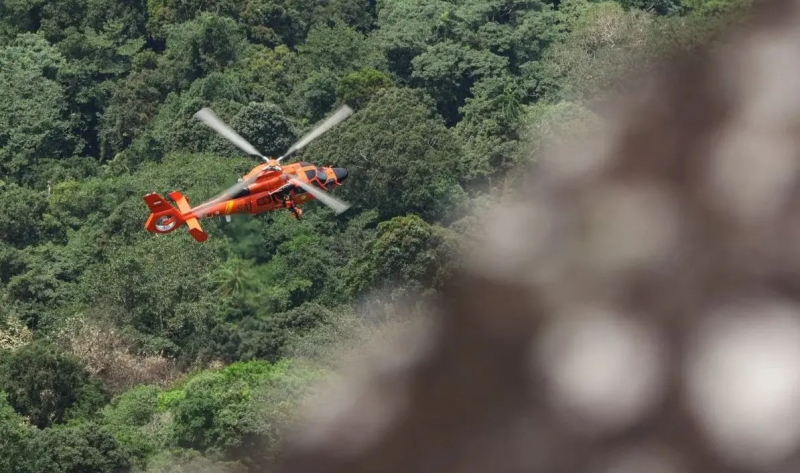 Rơi trực thăng ở Indonesia, 8 người thiệt mạng  -0