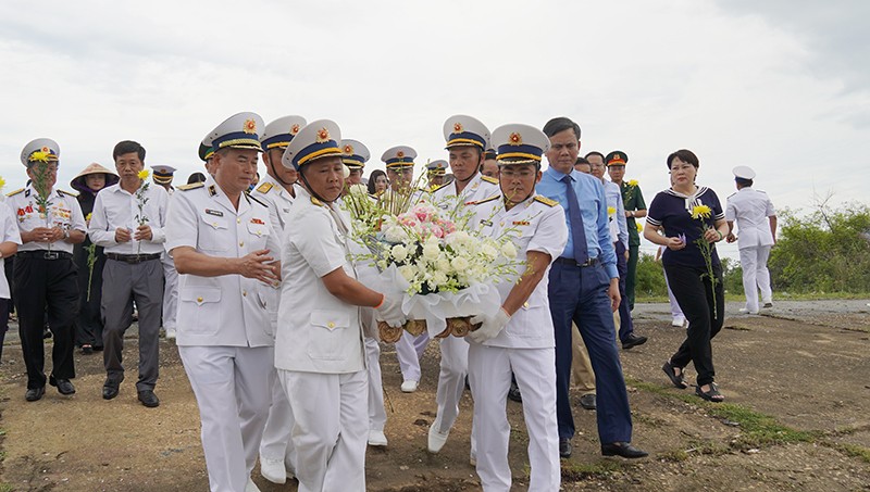 Từ bến sông xưa vọng lại đến công viên tưởng niệm phà Gianh -0