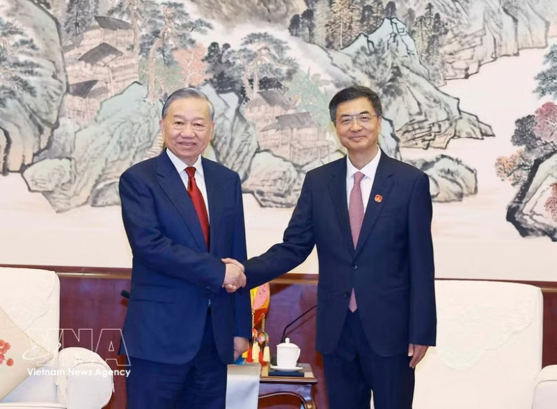 Top Vietnamese leader receives Secretary of Guangxi’s Party Committee -0