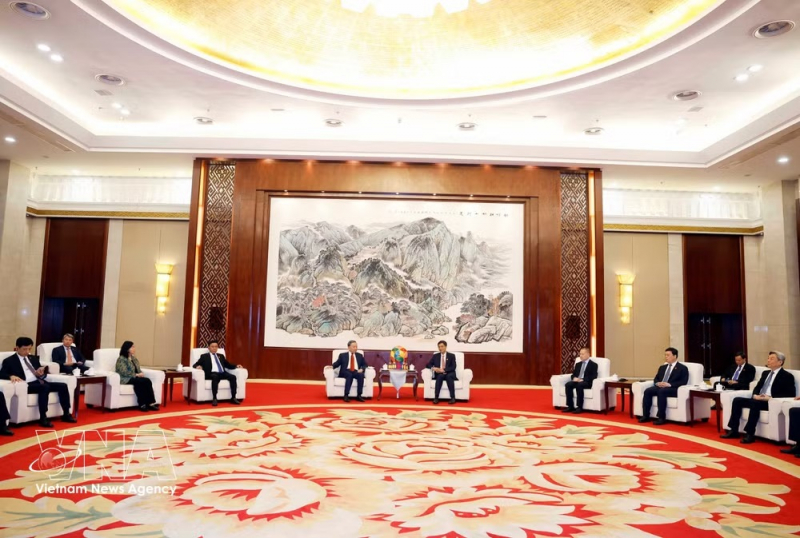 Top Vietnamese leader receives Secretary of Guangxi’s Party Committee -0