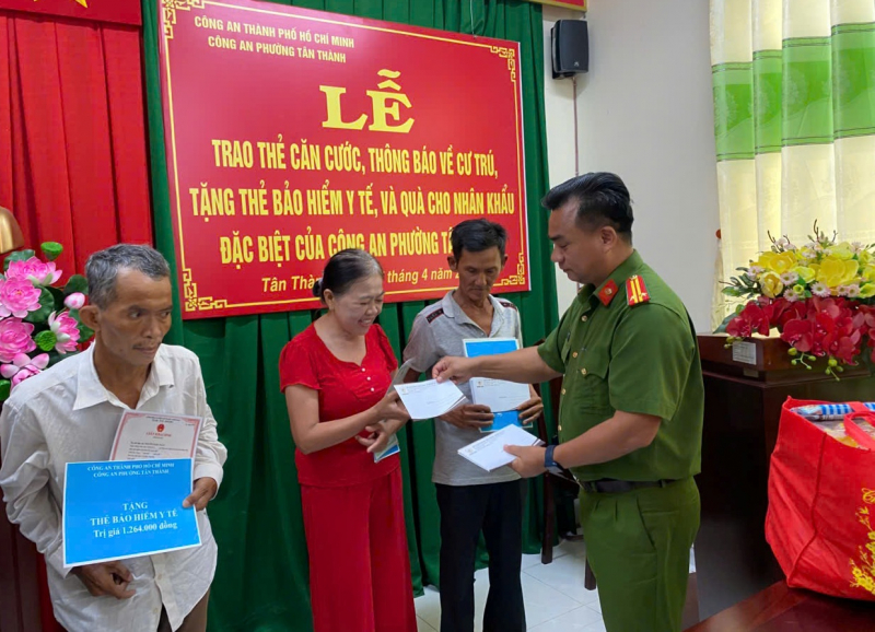Lan tỏa hình ảnh đẹp người chiến sĩ Công an cơ sở trong cao điểm thi đua “Ba nhất” -1