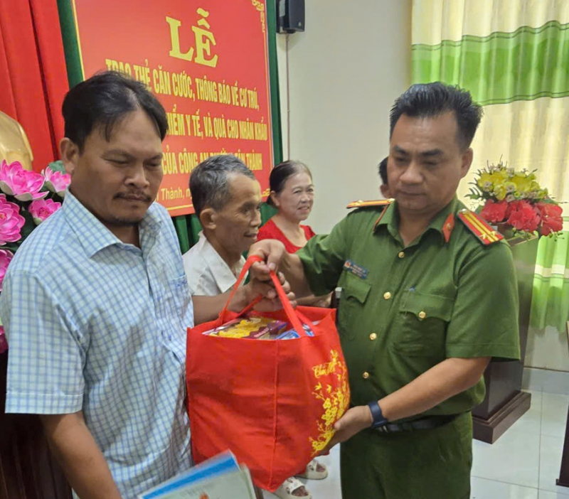 Lan tỏa hình ảnh đẹp người chiến sĩ Công an cơ sở trong cao điểm thi đua “Ba nhất” -2