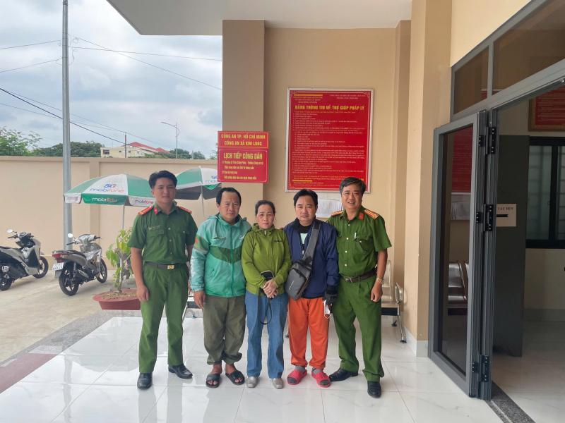 Cuộc hội ngộ vỡ òa sau 30 năm từ sự tận tâm của những chiến sĩ Công an cơ sở -0