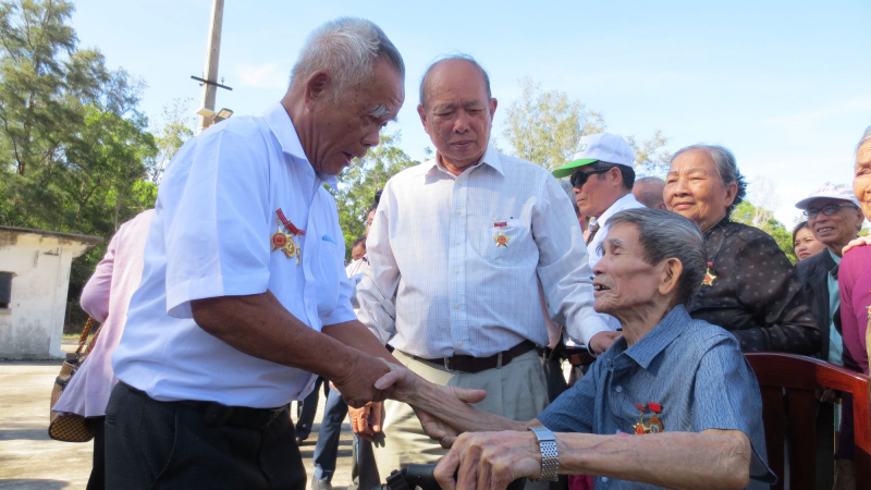 Khí phách hiên ngang nơi “địa ngục trần gian” -0