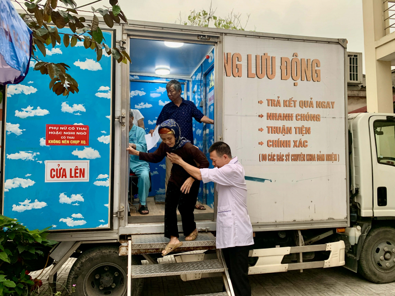 Bệnh viện 19-8 khám bệnh, phát thuốc miễn phí cho gần 300 người cao tuổi xã Nghĩa Trụ -0