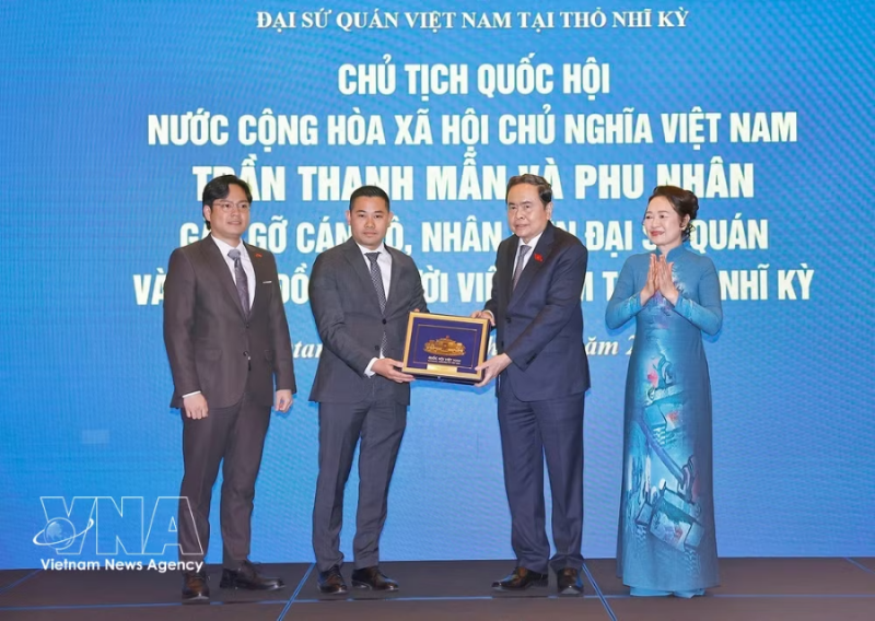 NA Chairman asks Vietnamese in Türkiye to build increasingly strong community -0