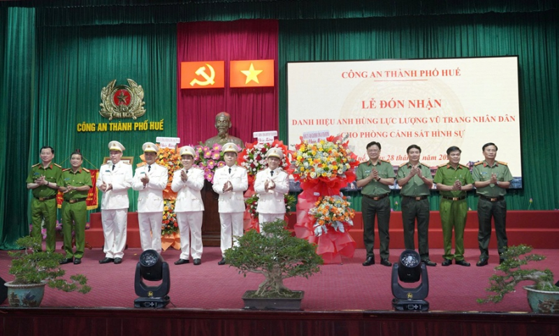 “Lá chắn” thầm lặng bảo vệ bình yên cho Cố đô Huế -0