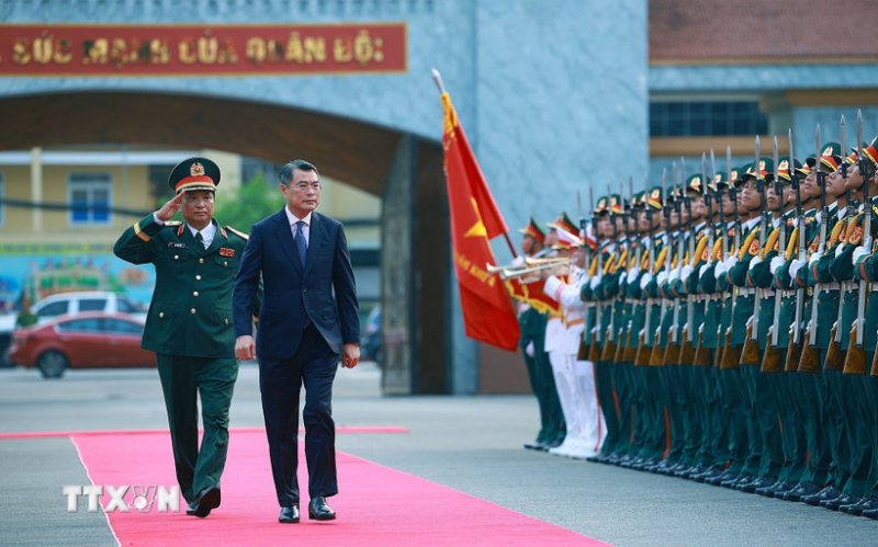 Thủ tướng: Quân khu 4 viết tiếp trang sử hào hùng, bảo vệ vững chắc đất nước -0