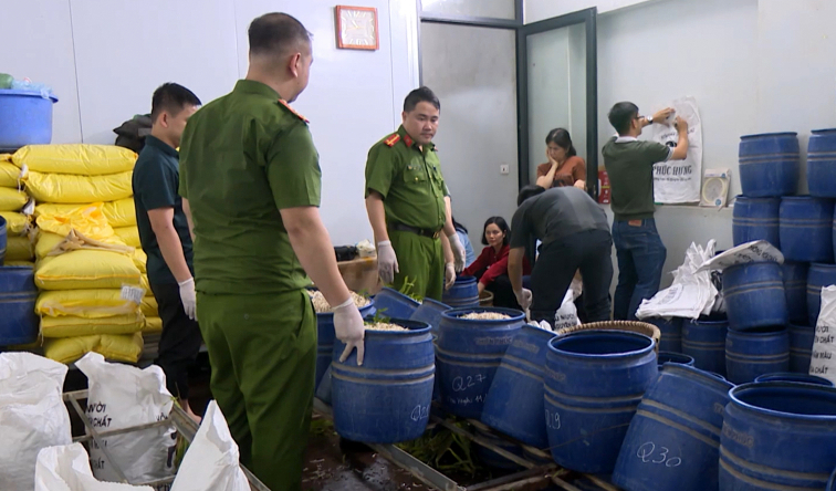 Không khoan nhượng với “thực phẩm bẩn” -0