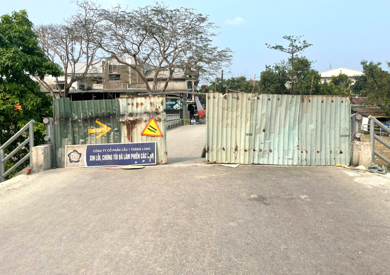 Cầu Vạn Xuân xây xong đã lâu chưa đi lại được do phải... chờ đường -0