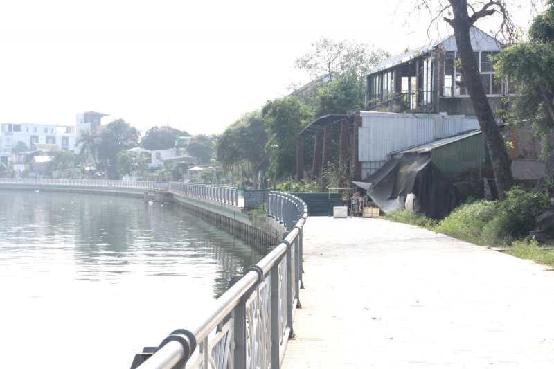 Cầu Vạn Xuân xây xong đã lâu chưa đi lại được do phải... chờ đường -0