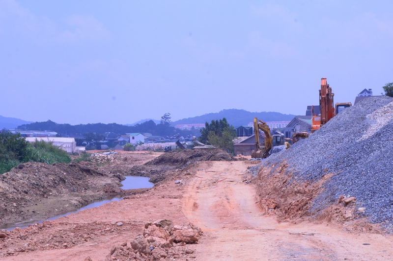 Vật liệu xây dựng tăng, giải phóng mặt bằng chậm, tiến độ nhiều dự án bị ảnh hưởng -0