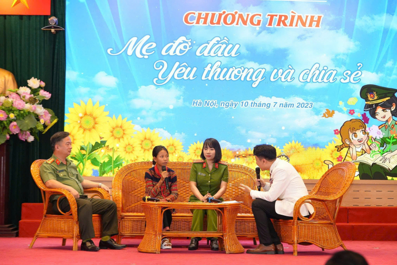 Những nghĩa cử nhân văn của Công an xã Đồng Xuân  -0