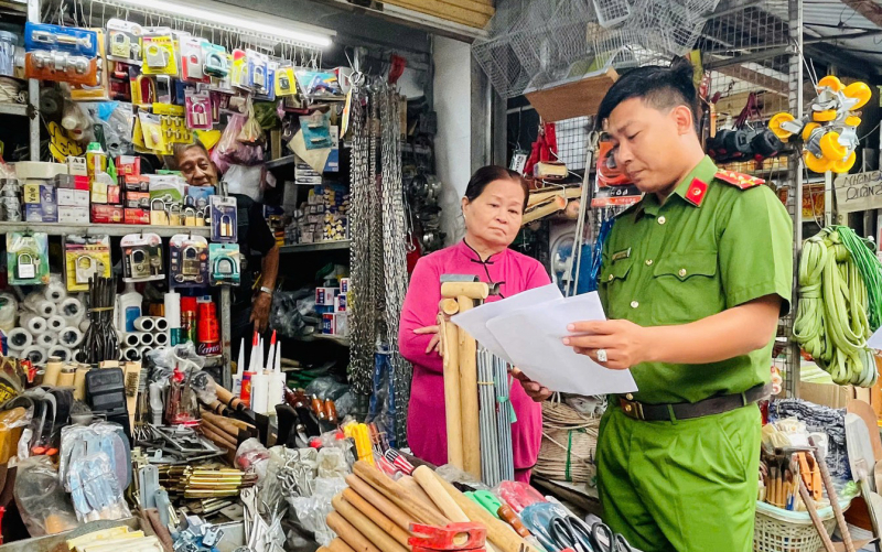 Hiệu quả việc vận động thu hồi vũ khí, vật liệu nổ ở Cà Mau -0