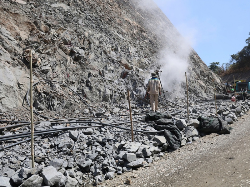 Vật liệu xây dựng tăng, giải phóng mặt bằng chậm, tiến độ nhiều dự án bị ảnh hưởng -0