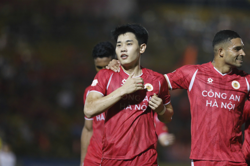 Thắng đậm trên sân Bình Dương, CLB Công an Hà Nội củng cố ngôi đầu bảng -0