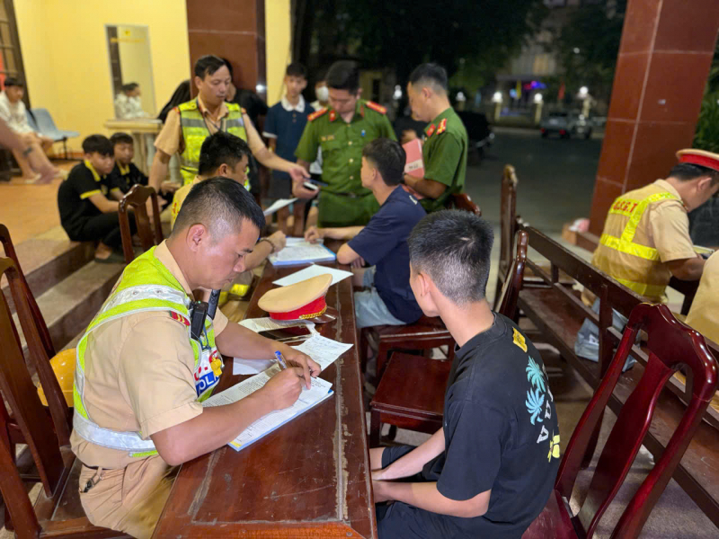 Phát hiện nhiều nhóm đua xe trái phép, 1 đối tượng dương tính với ma túy -1