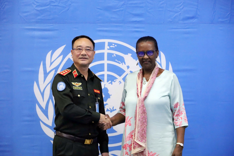 Deputy Minister Pham The Tung visits Head of MINUSCA -0