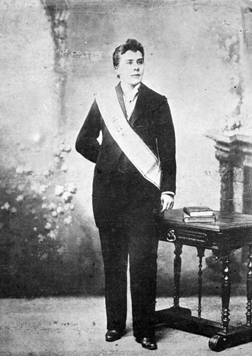 Gã phù thủy truyền thông  và cú lừa thế kỷ -0