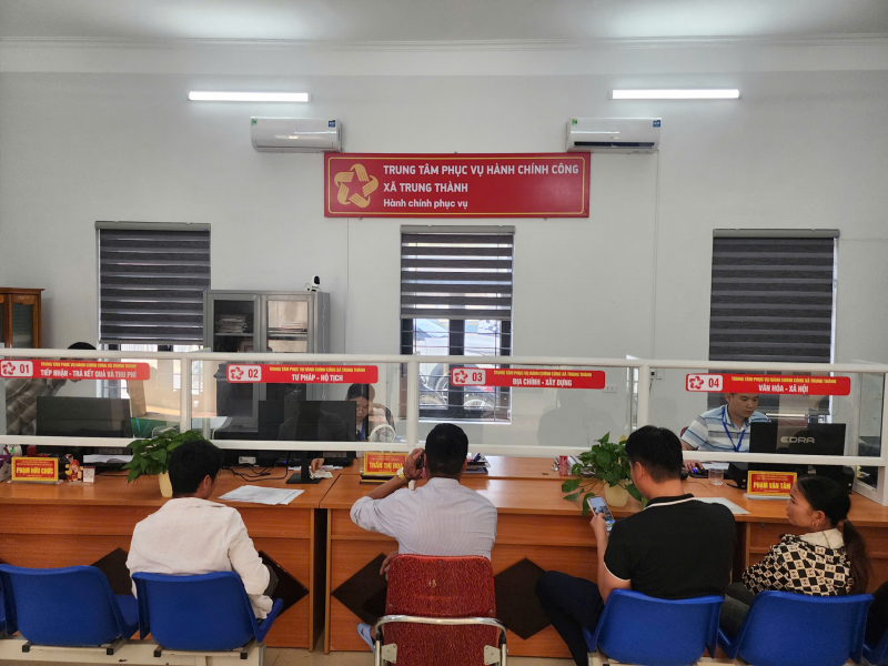 Gỡ “nút thắt” thiếu cán bộ ở cơ sở -0