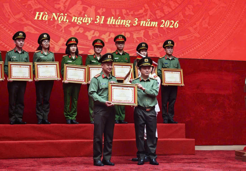 Người chỉ huy trẻ giữ vững “mạch tham mưu” bằng bản lĩnh và trí tuệ -0