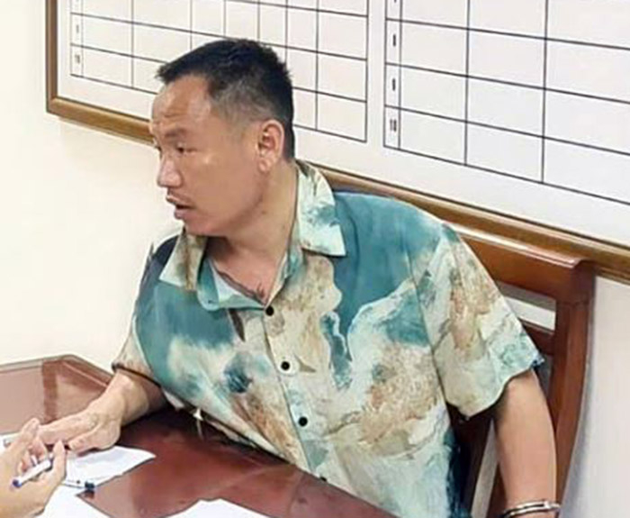 Truy bắt đối tượng người nước ngoài nổ súng sau va chạm giao thông -0