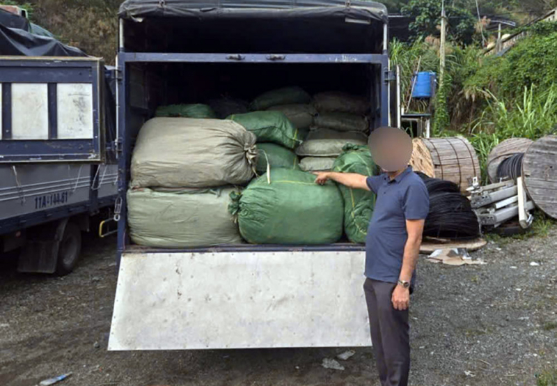 Tạm giữ hơn 2,6 tấn nguyên liệu thuốc lá lậu đang trên đường tiêu thụ -0