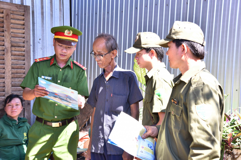 Công an Cà au gắn kết ý Đảng, lòng dân qua công tác dân vận khéo -0