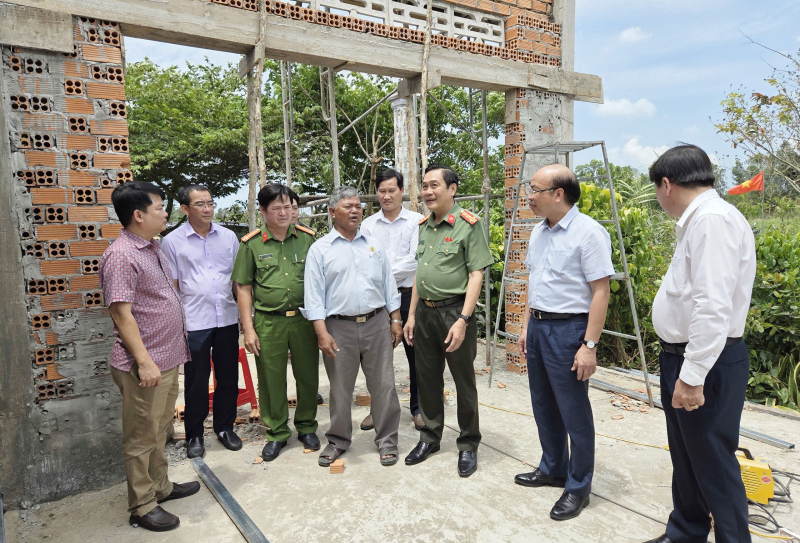 Công an Cà au gắn kết ý Đảng, lòng dân qua công tác dân vận khéo -0