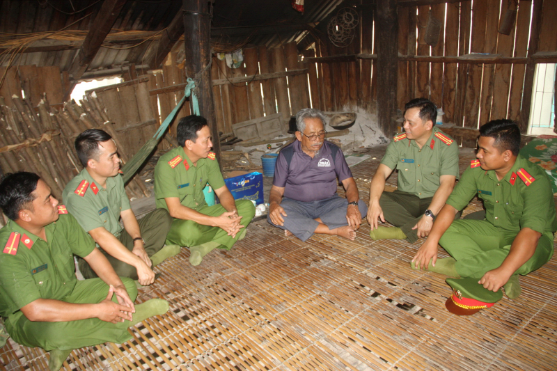 Gần dân nhất để bảo đảm bình yên vùng quê Xuân Lãnh -0